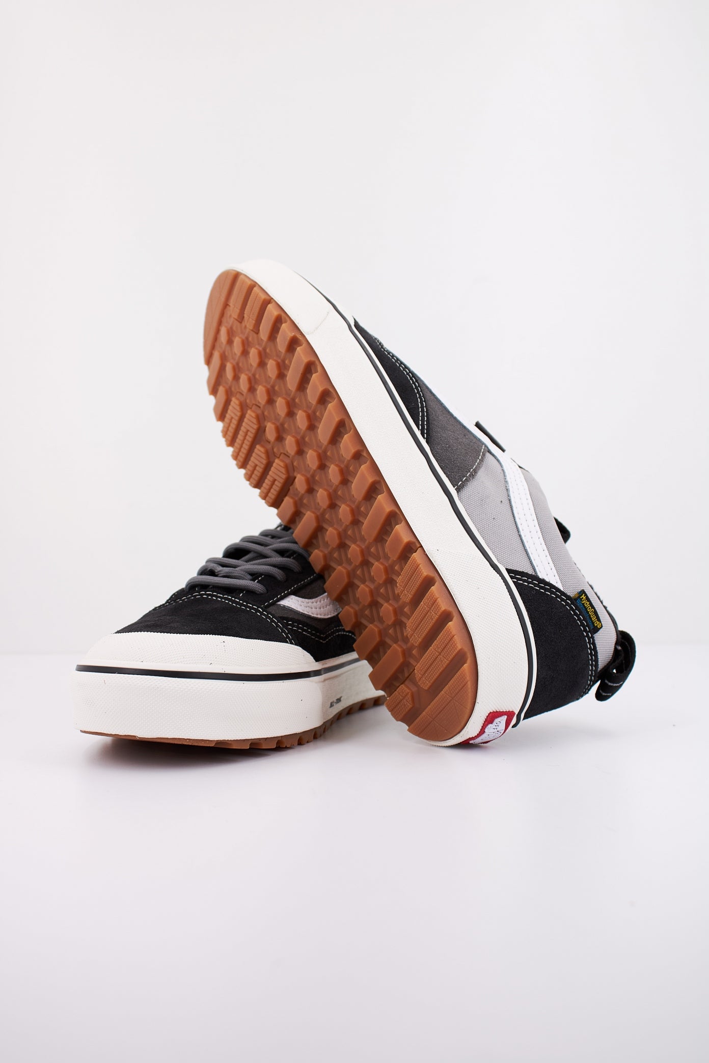 VANS MTE OLD SKOOL WATERP en color BKPTWT (5)