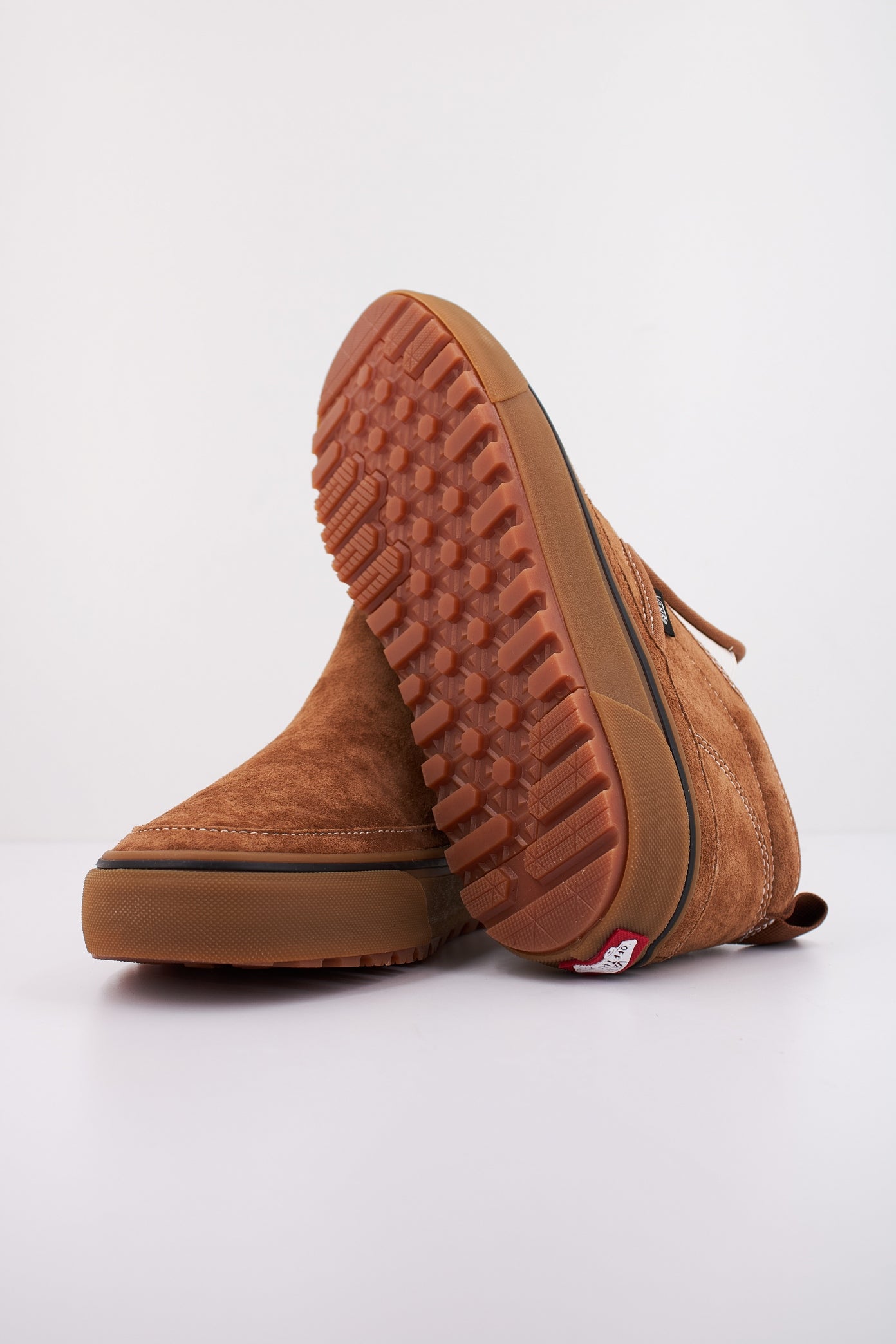 VANS MID SLIP MTE- en color CHPMNKGMS (5)