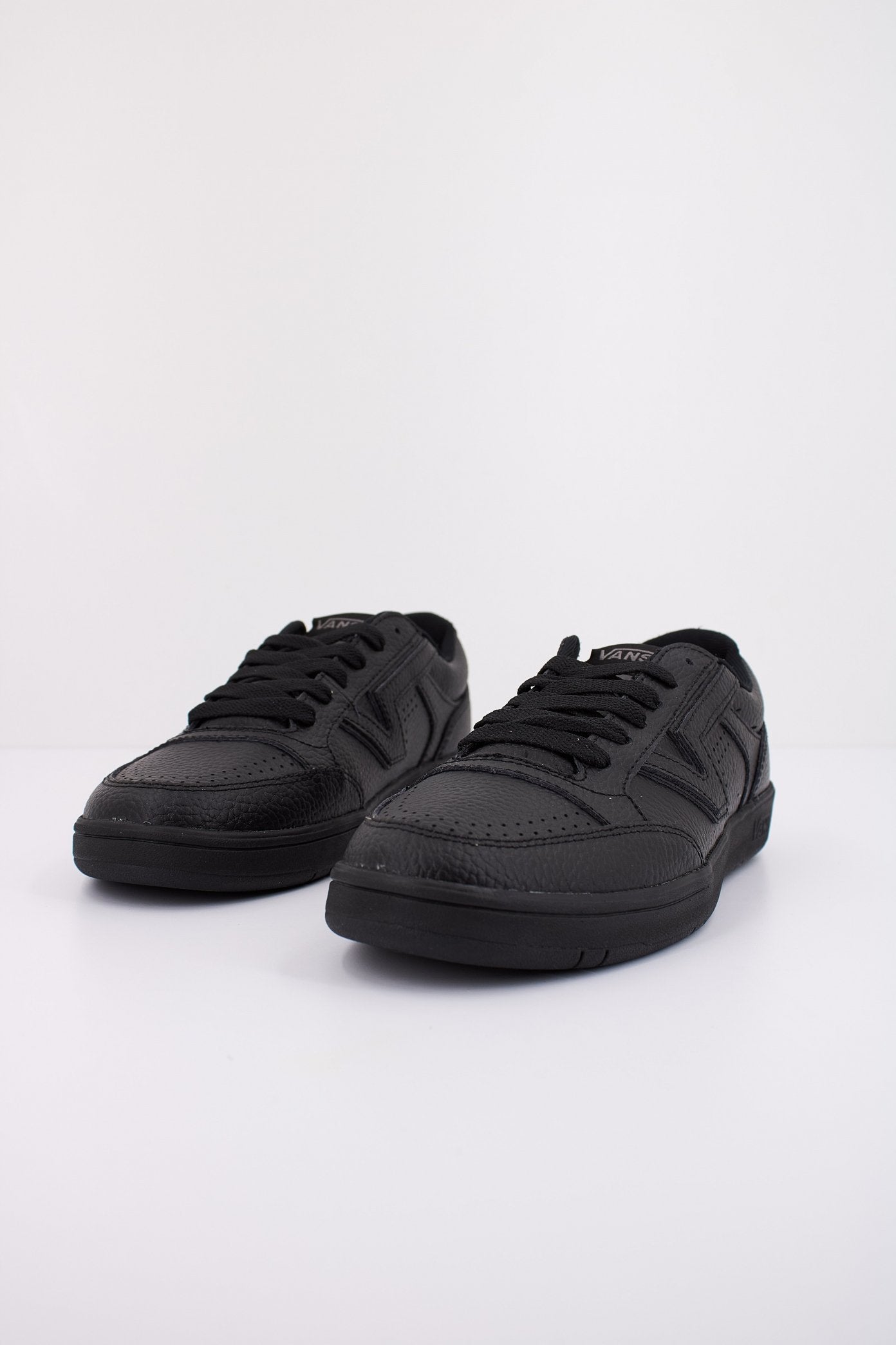 VANS LOWLAND CC en color BLACK (2)