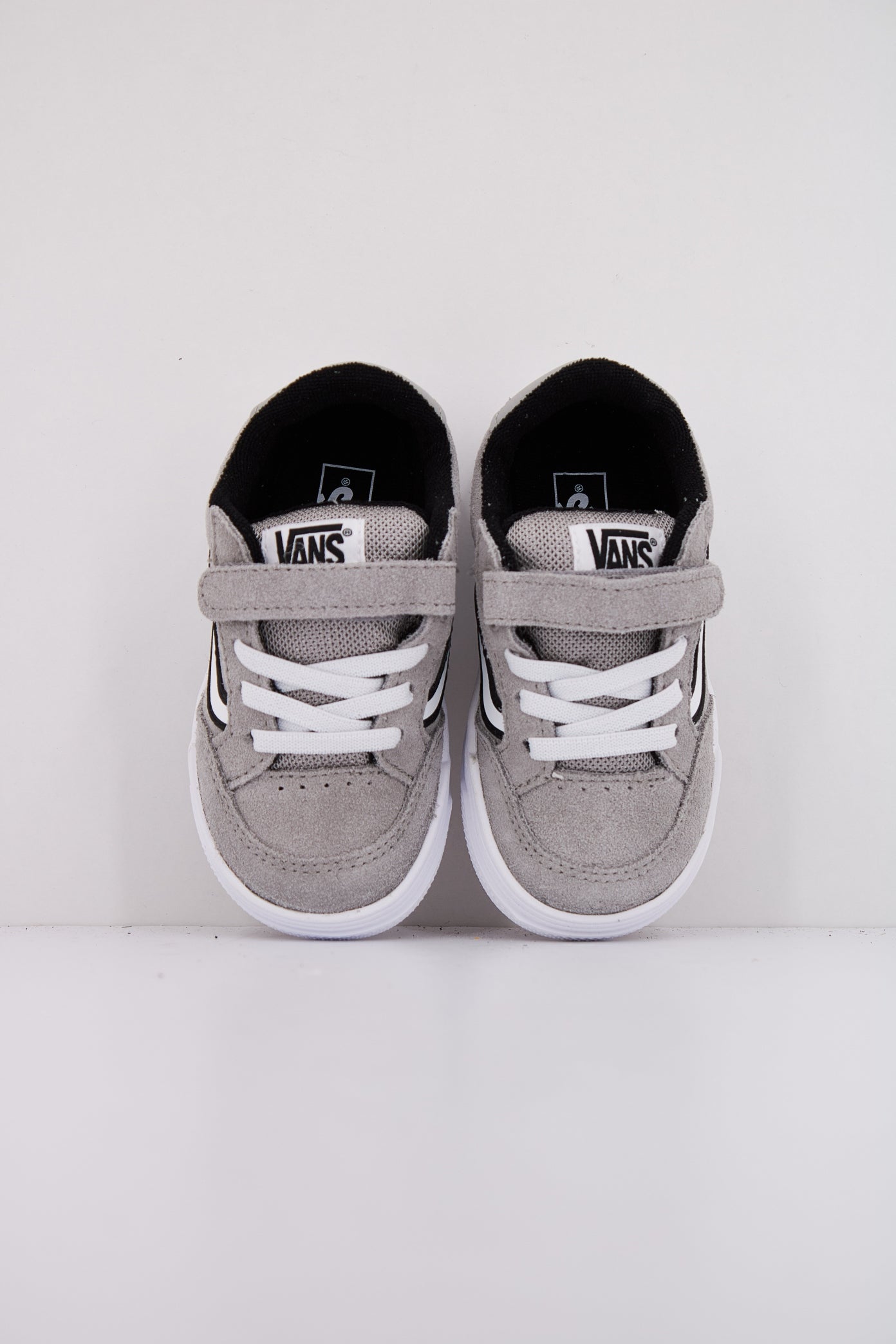 VANS HYLANE V en color GRYBLK (3)