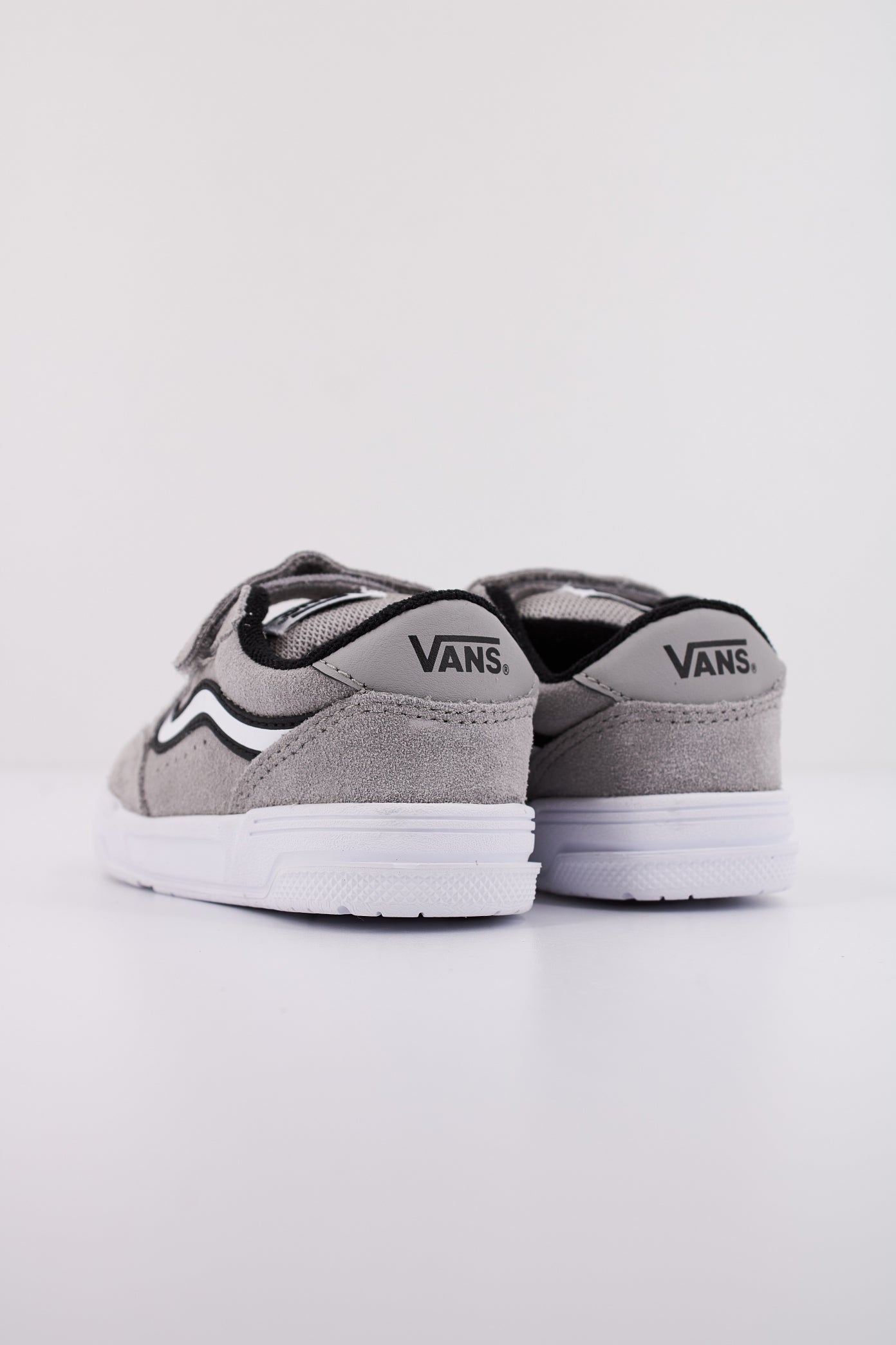VANS HYLANE V en color GRYBLK (4)