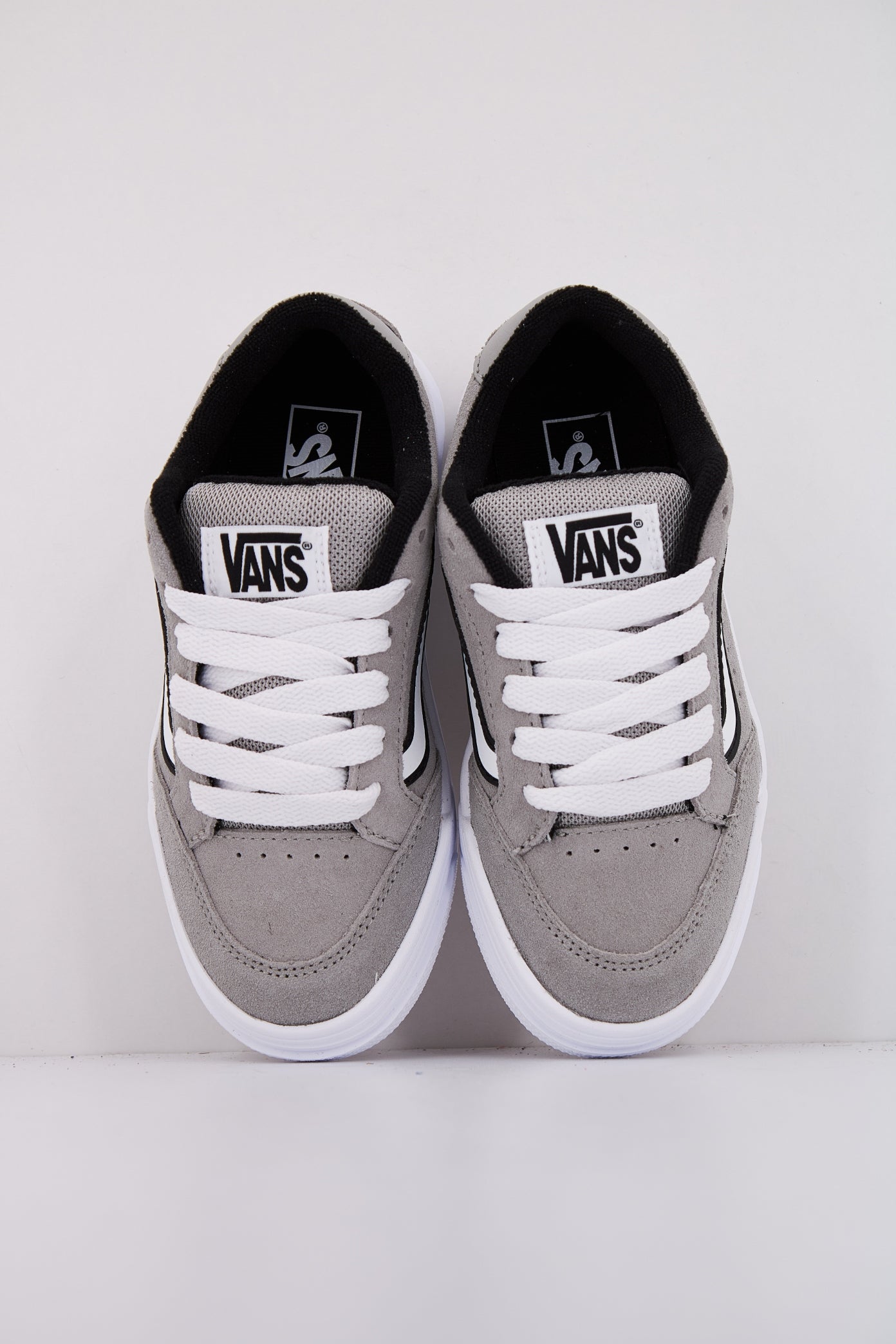 VANS HYLANE en color GRYBLK (3)