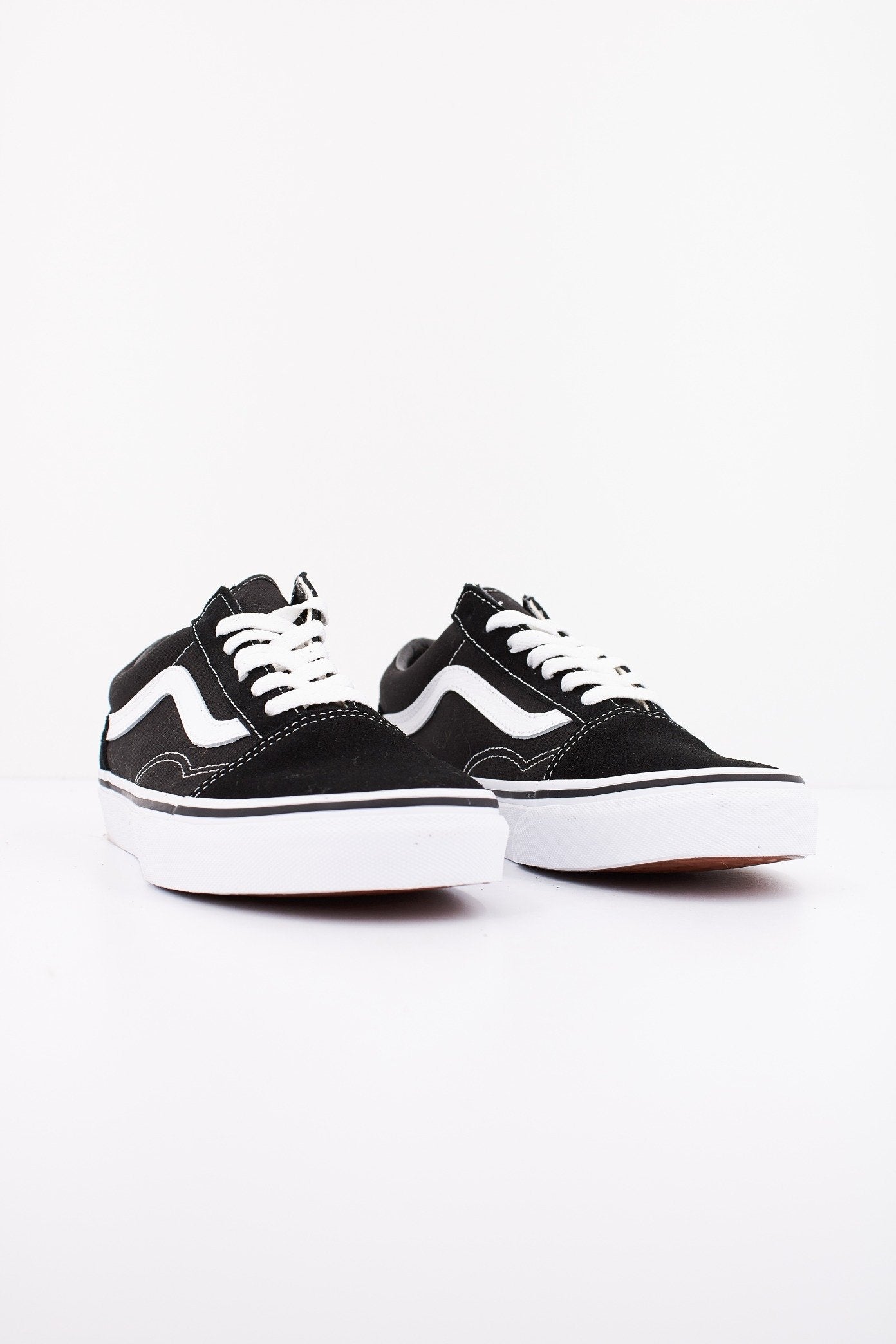 VANS OLD SKOOL en color BLACKWHITE (2)