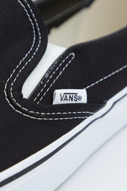 VANS CLASSIC SLIP-ON en color BLACK (2)