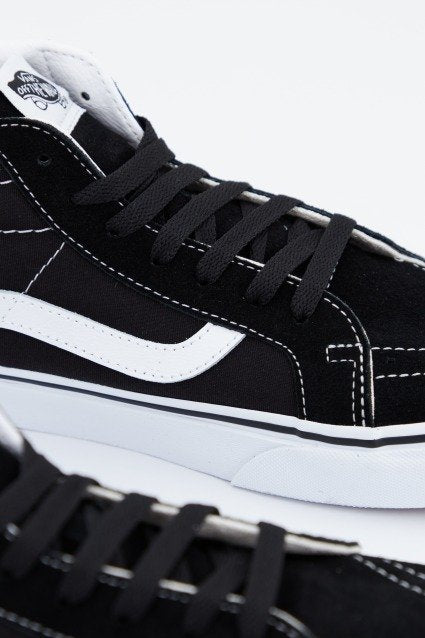 VANS UA SK-MID en color BLACK (4)