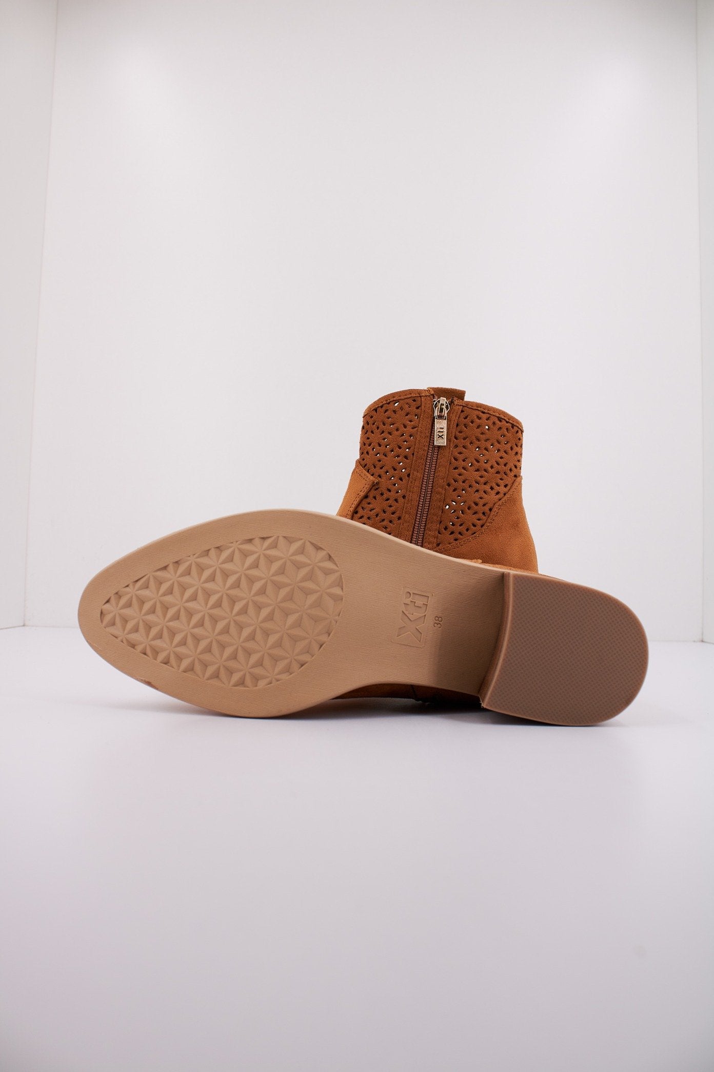 XTI X en color CAMEL (4)