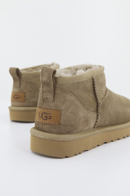 UGG W CLASSIC ULTRA MINI en color ANTILOPE (3)