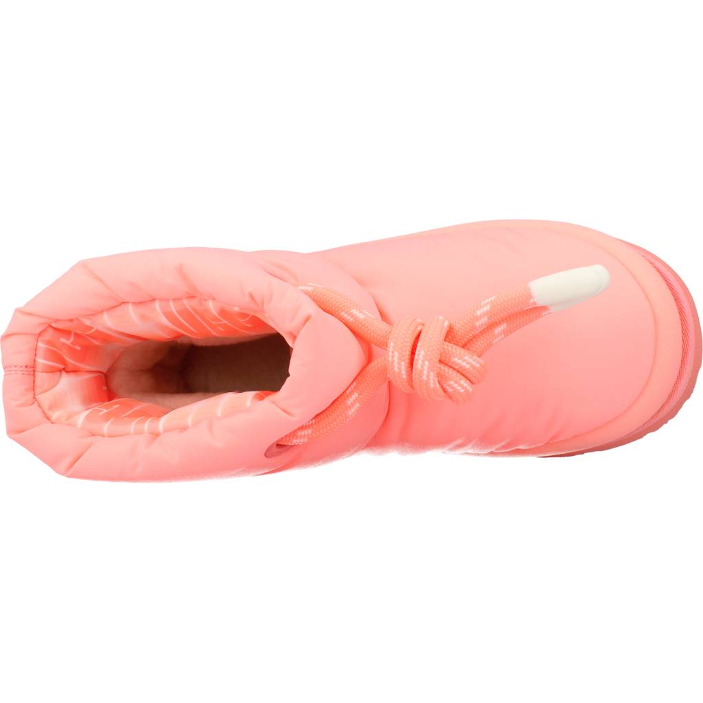 UGG CLASSIC MAXI SHORT en color SWTHRT (7)