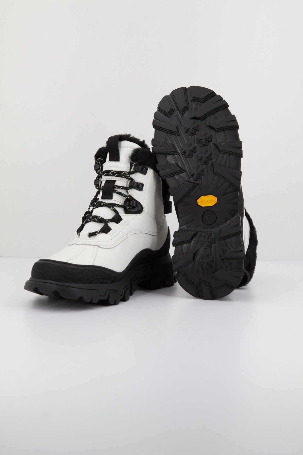 UGG W ADIRONDACK MERIDIA en color WHITE (4)