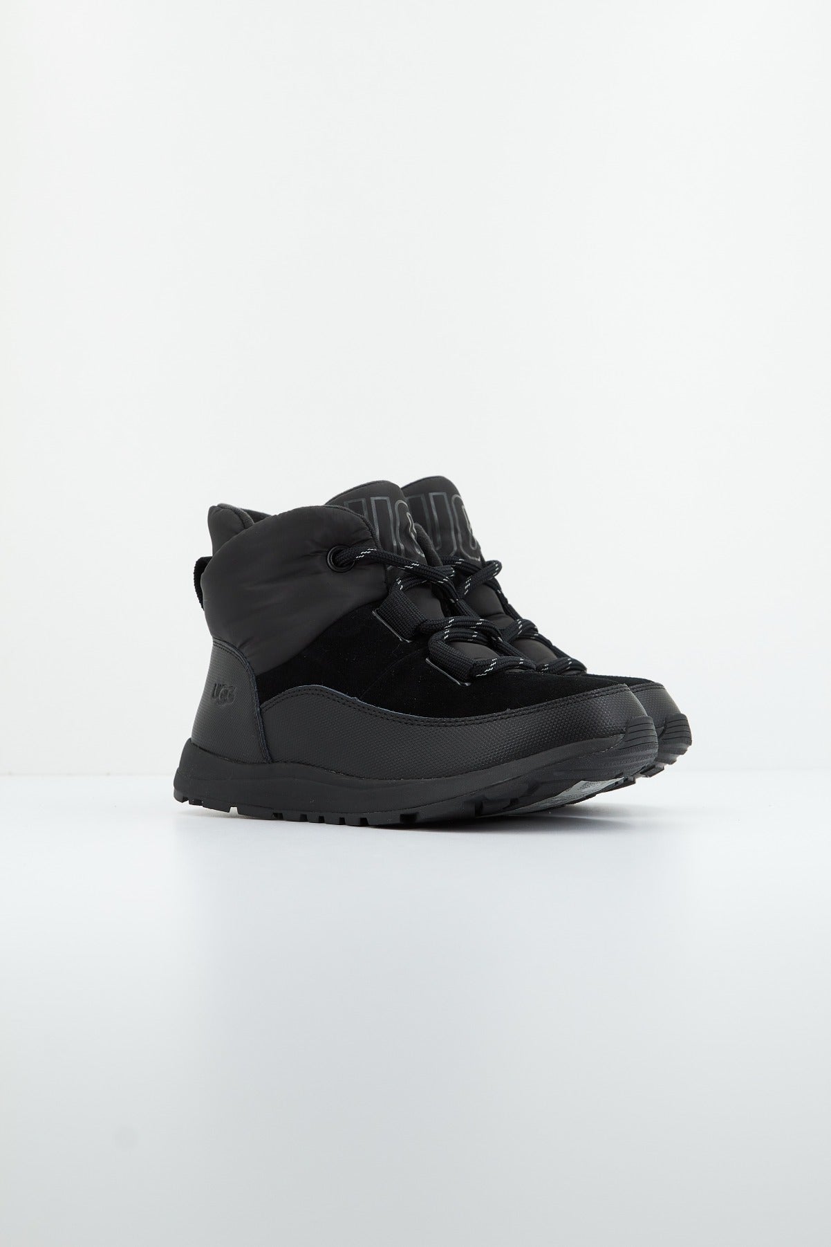 UGG K YOSE PUFFER LACE en color BLACK (2)