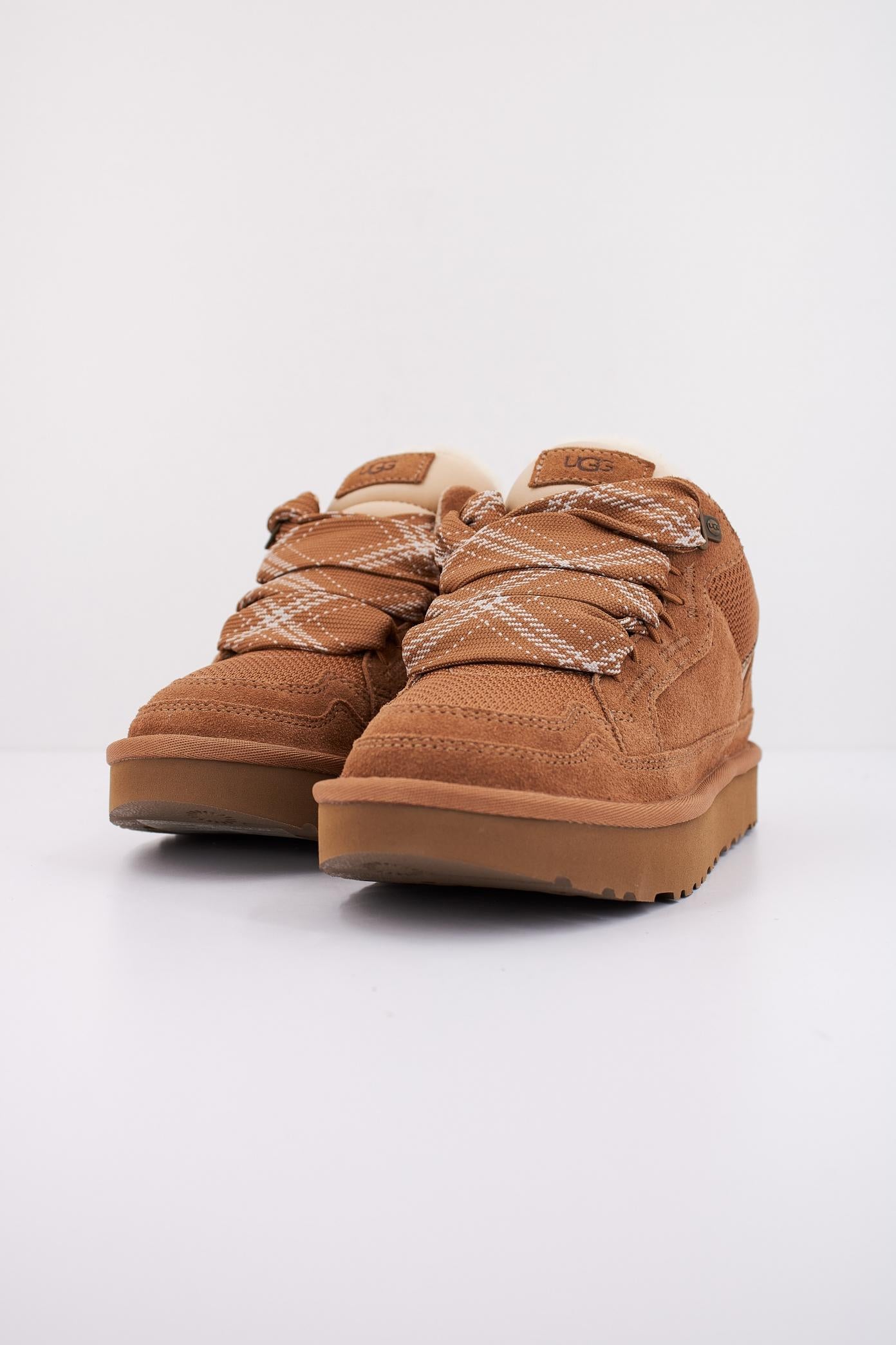 UGG W LOWMEL en color CHESTNUT (2)