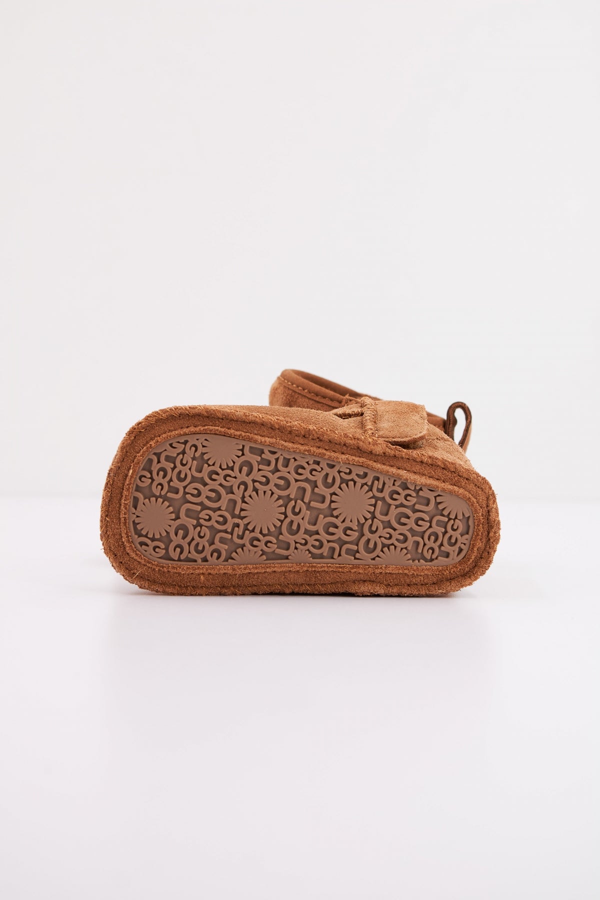 UGG BABY CLASSIC ULTRA M en color CHESTNUT (5)