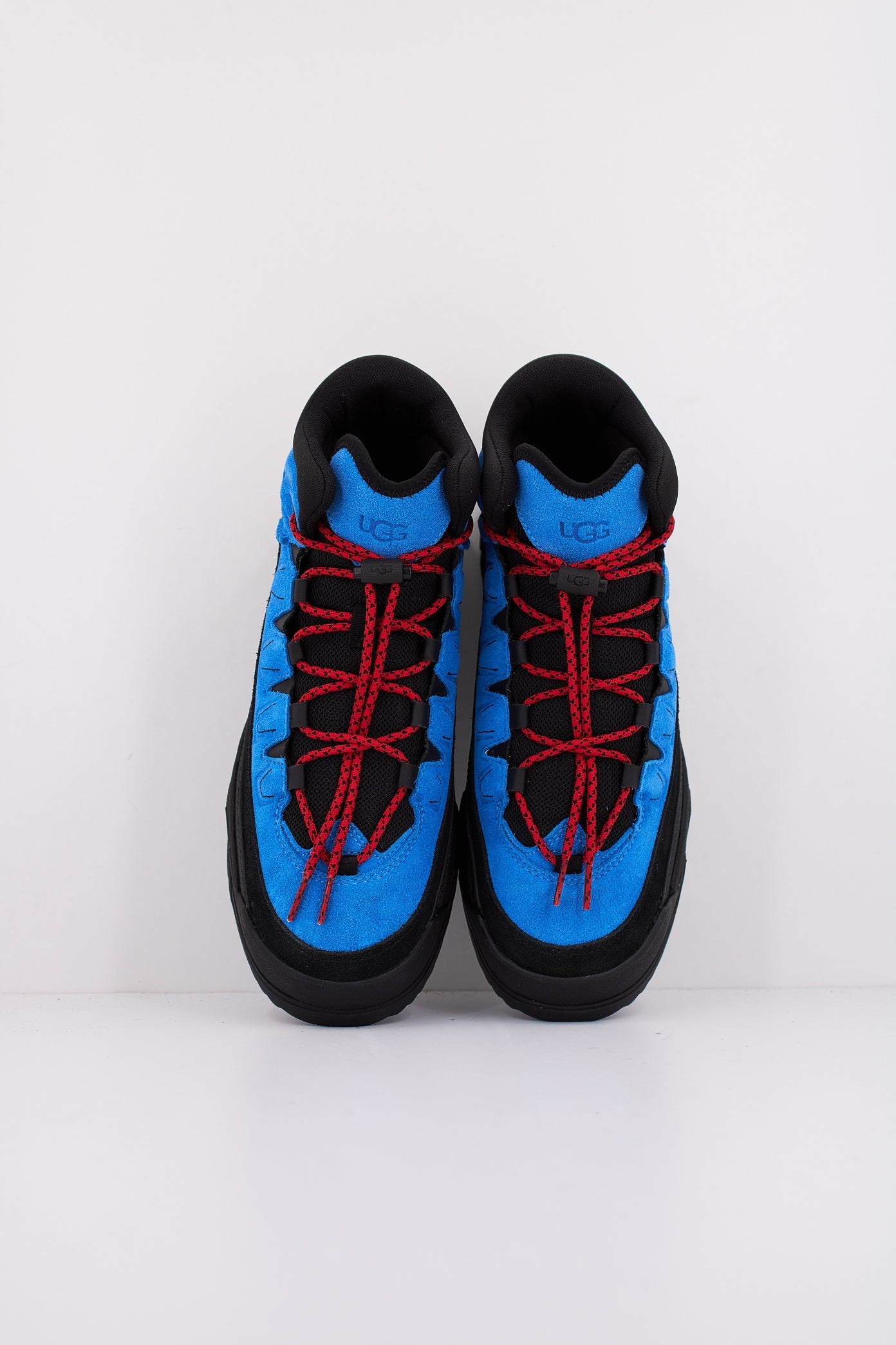 UGG M CAPTRAIL LOW en color BLACK (3)