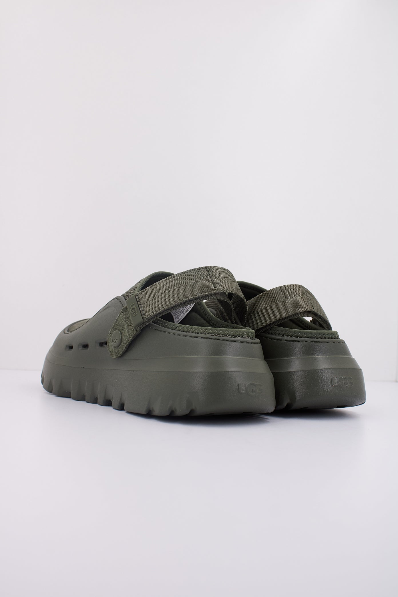 UGG M PEACKMOD en color GREEN (4)