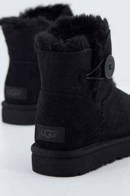 UGG UGG MINI BUTTON en color BLK (3)