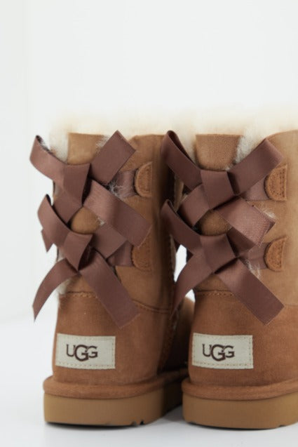 UGG BAILEY BOW II en color CHESTNUT (4)