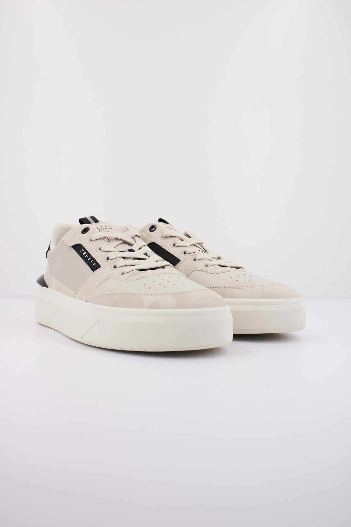 CRUYFF ENDORSED TENNIS en color CAMOCREAM (2)