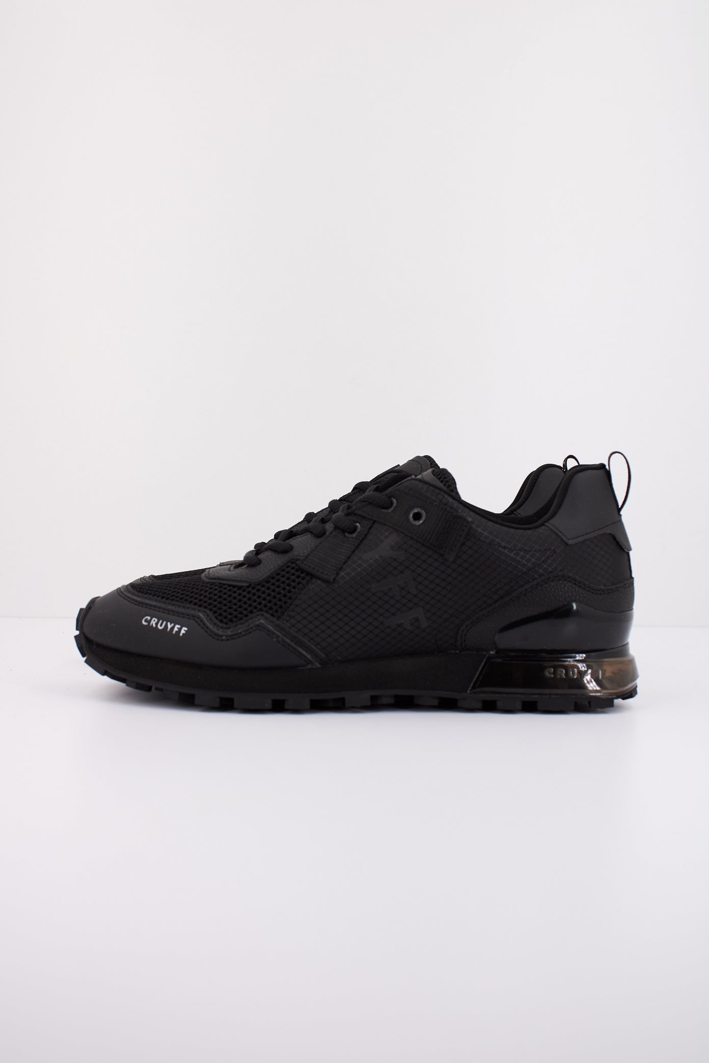 CRUYFF SUPERBIA en color BLACK (1)