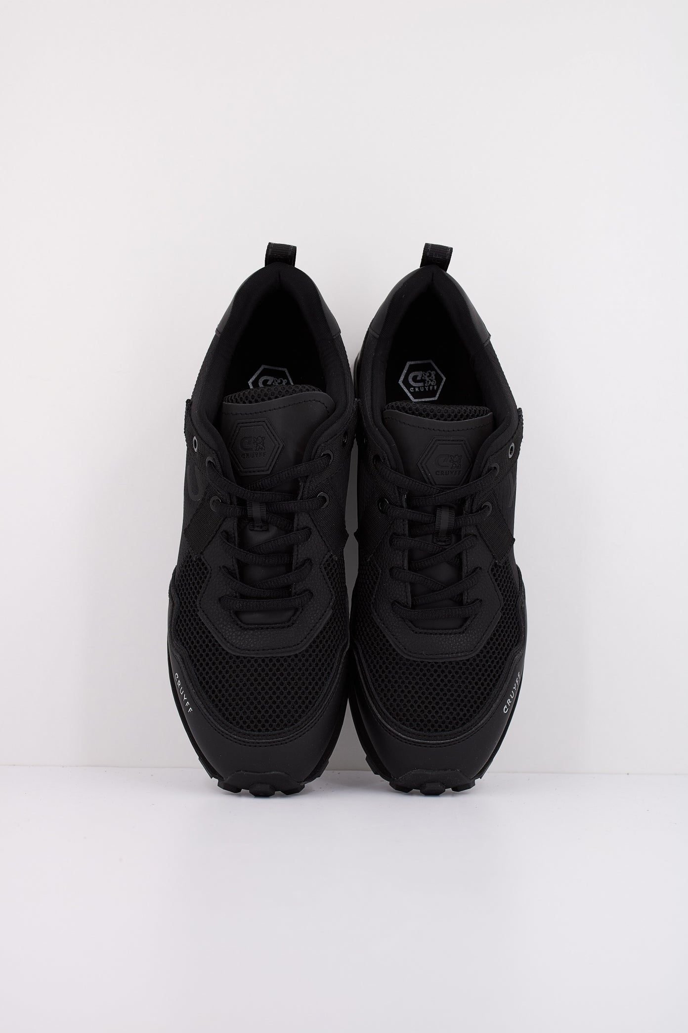 CRUYFF SUPERBIA en color BLACK (3)