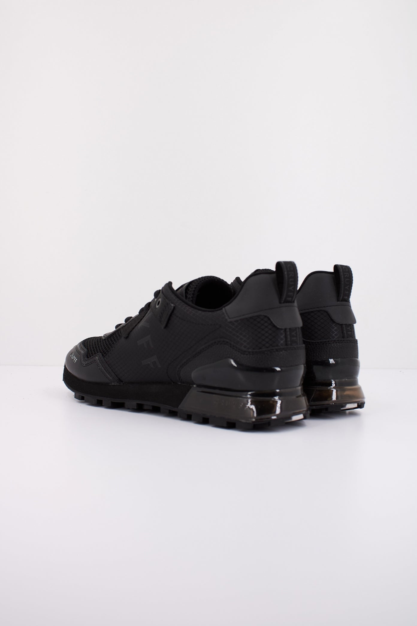 CRUYFF SUPERBIA en color BLACK (4)
