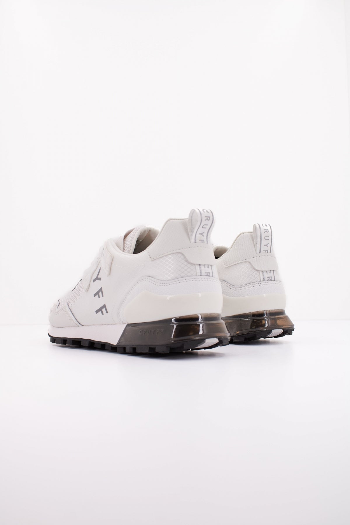 CRUYFF SUPERBIA en color WHITE (4)