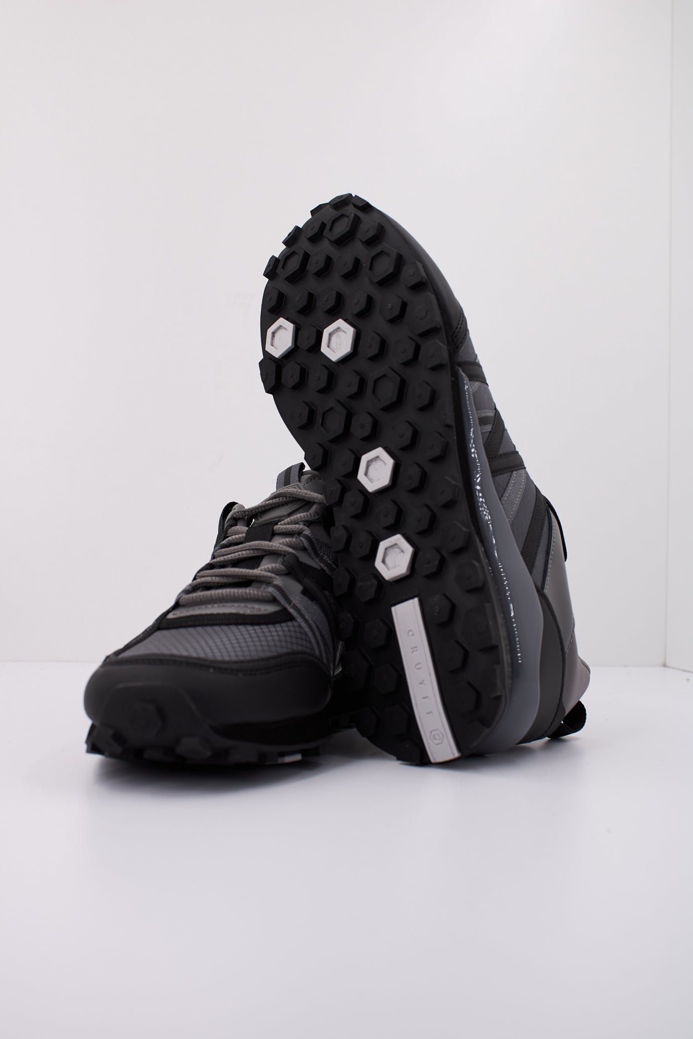 CRUYFF FEARIA en color GRYBLCK (5)
