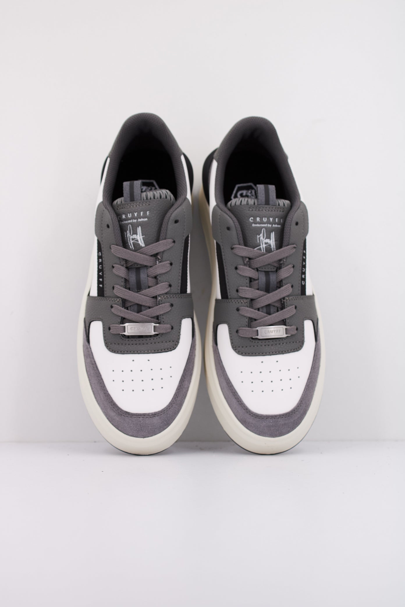 CRUYFF ENDORSED TENNIS en color WHTGRY (3)