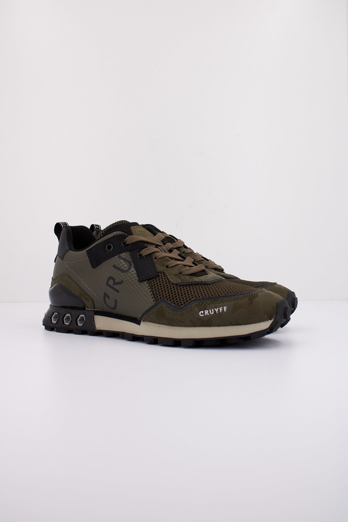CRUYFF SUPERBIA en color OLIVE (2)