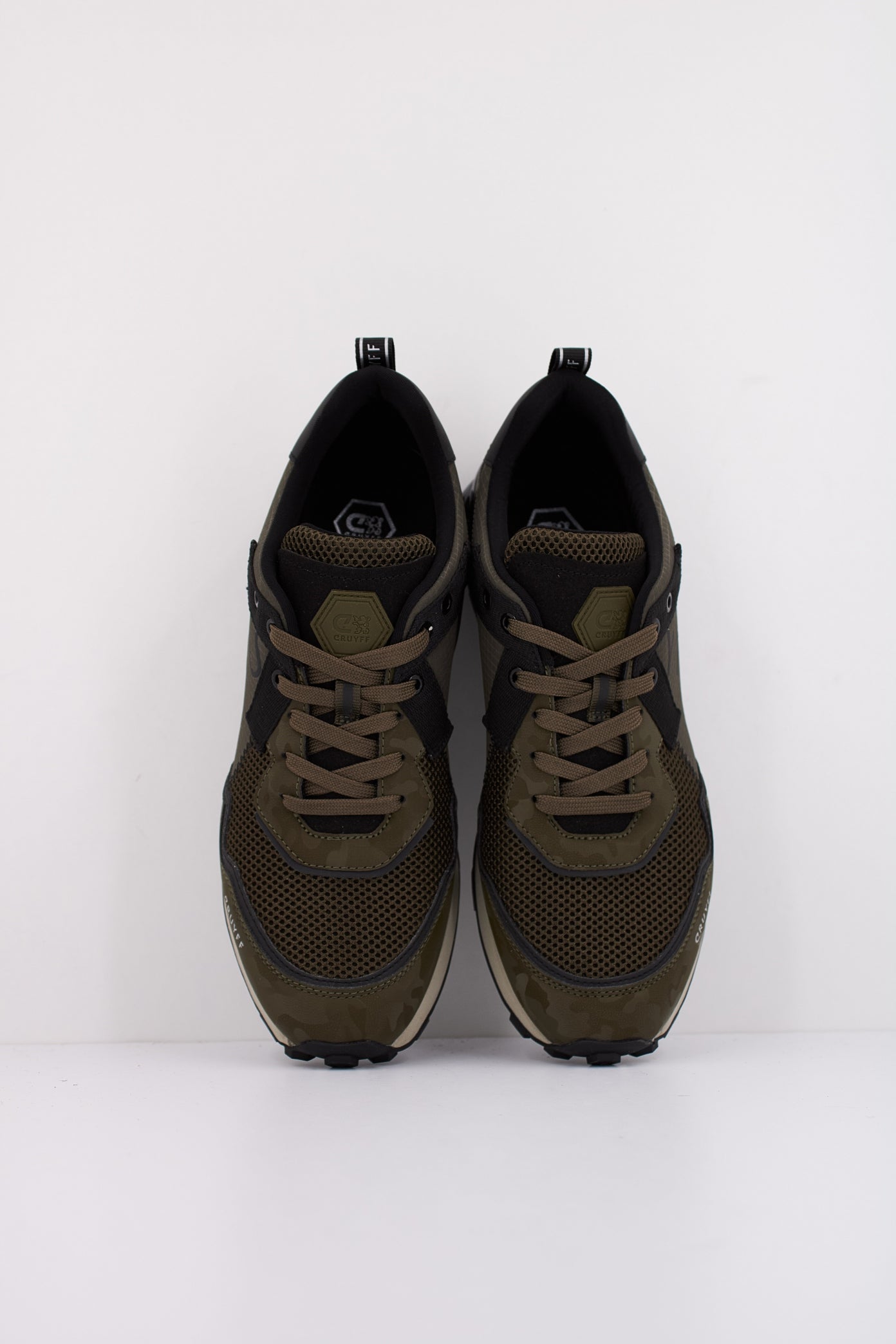 CRUYFF SUPERBIA en color OLIVE (3)