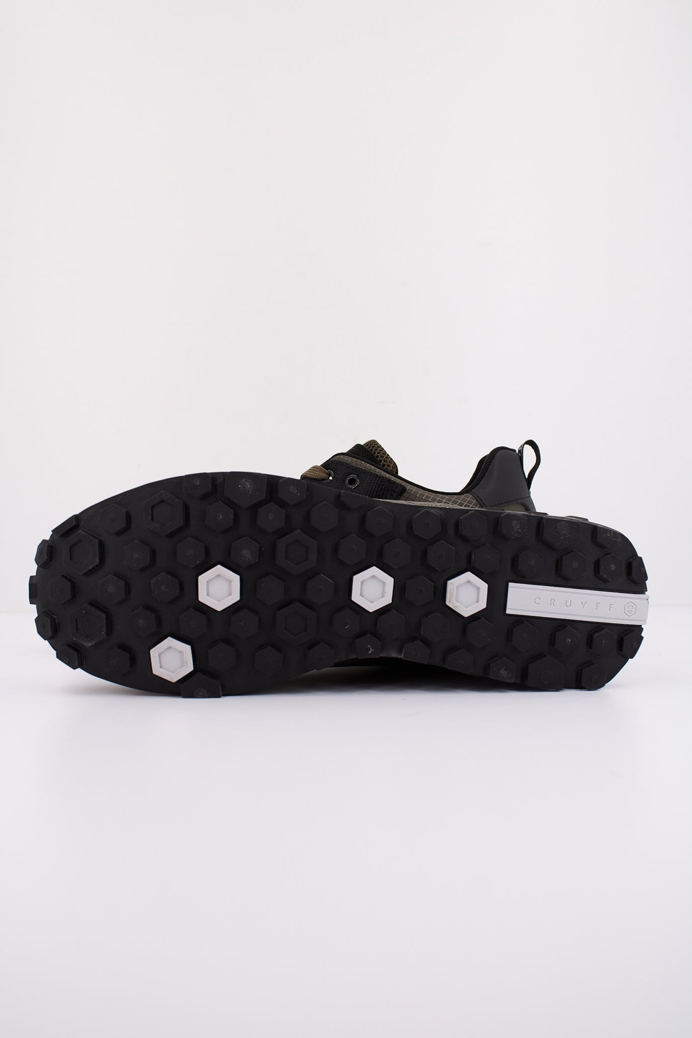 CRUYFF SUPERBIA en color OLIVE (5)