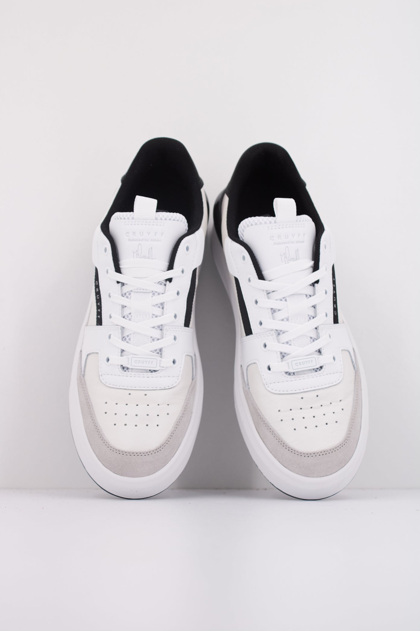 CRUYFF ENDORSED TENNIS en color WHTGRY (3)