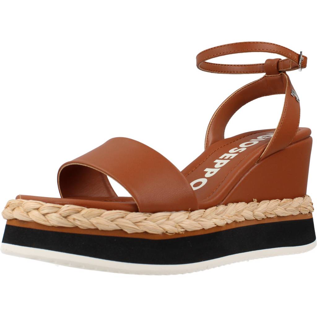 GIOSEPPO ARNIQUET en color CUERO  (1)