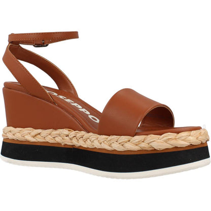 GIOSEPPO ARNIQUET en color CUERO  (5)