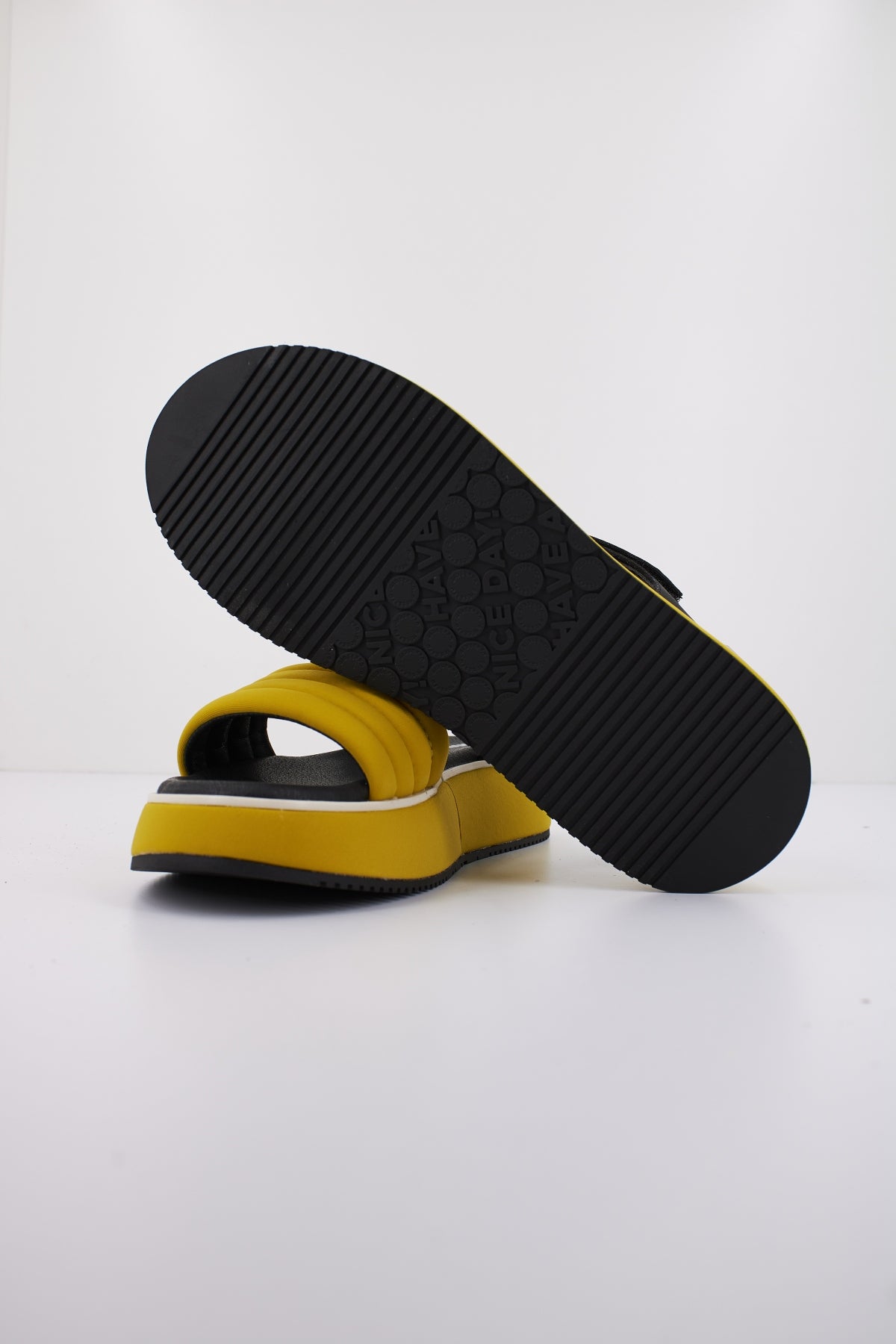 GIOSEPPO CHEVAL en color MOSTAZA  (4)