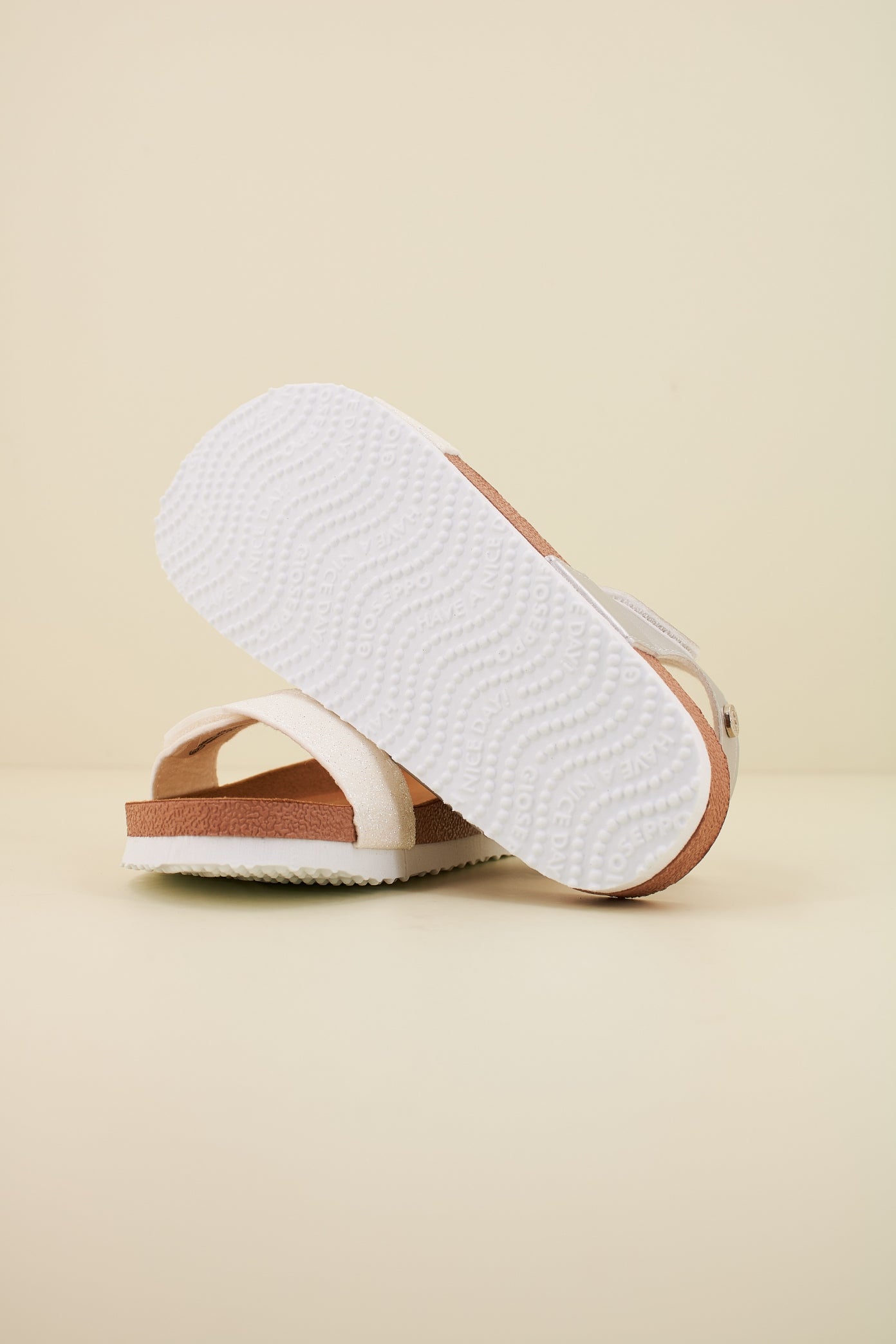 GIOSEPPO ANGWIN en color BLANCO  (4)