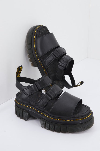 DR. MARTENS RICKI -STRAP en color BLACK  (1)