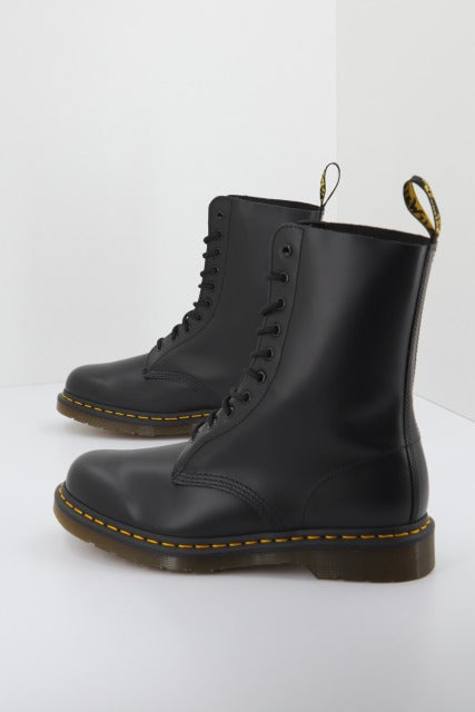 DR. MARTENS   en color BLCKSMTH  (3)