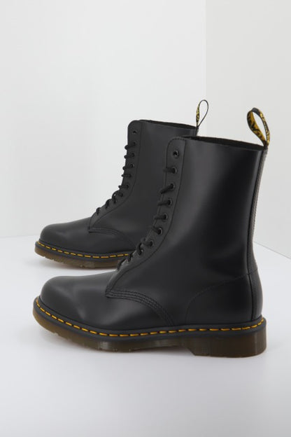 DR. MARTENS   en color BLCKSMTH  (3)