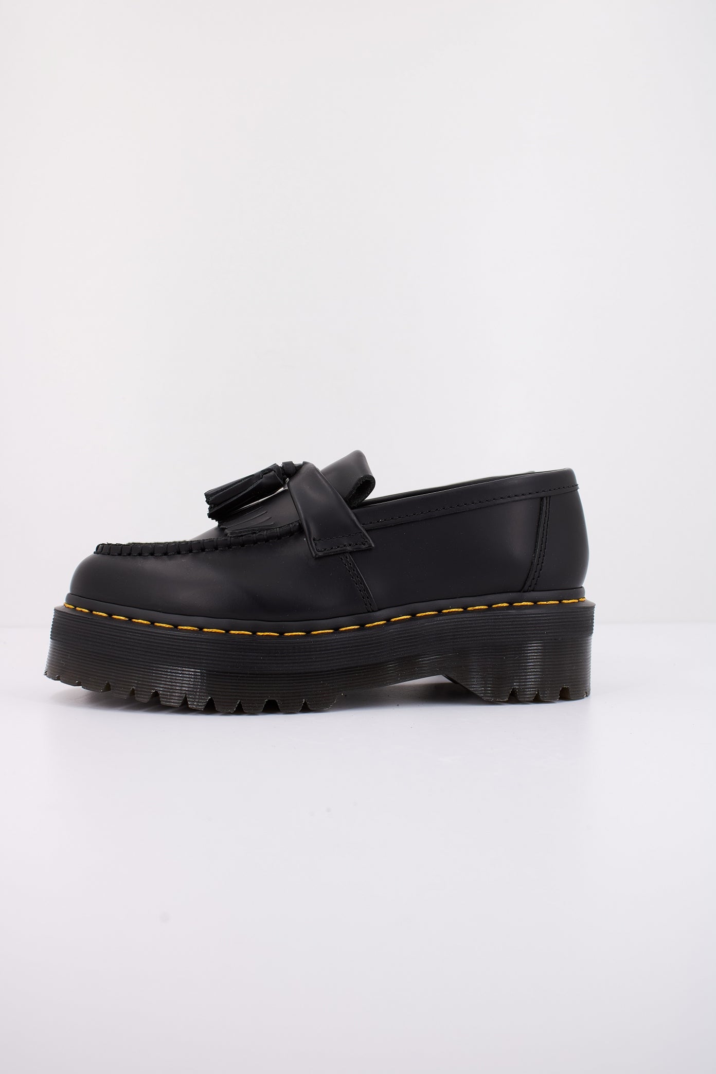 DR. MARTENS ADRIAN QUAD en color BLACK  (1)