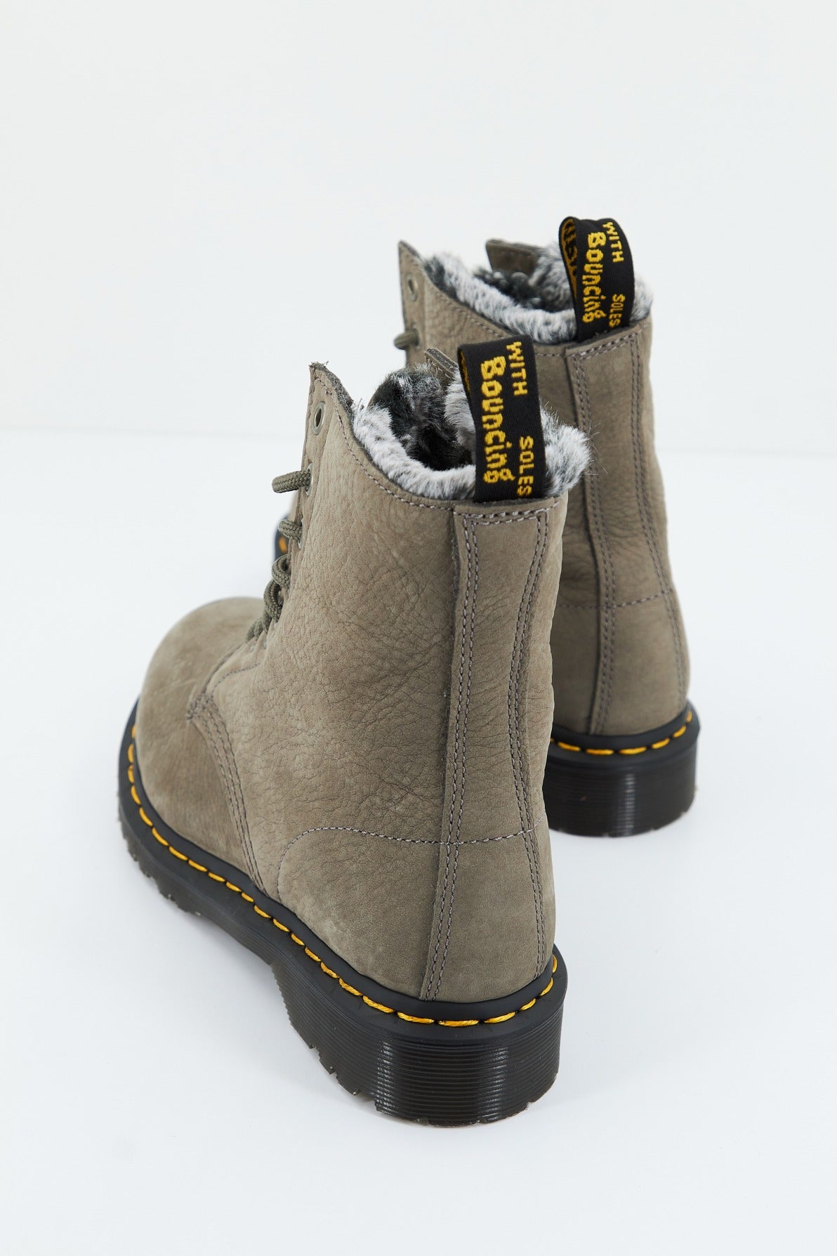 DR. MARTENS  SERENA en color NCKLGRY  (3)