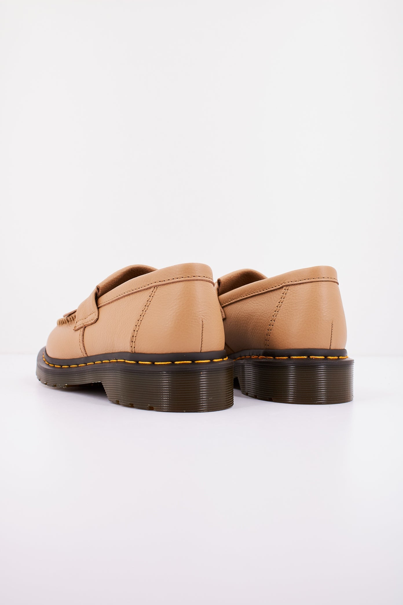 DR. MARTENS ADRIAN en color SVNHTN  (3)