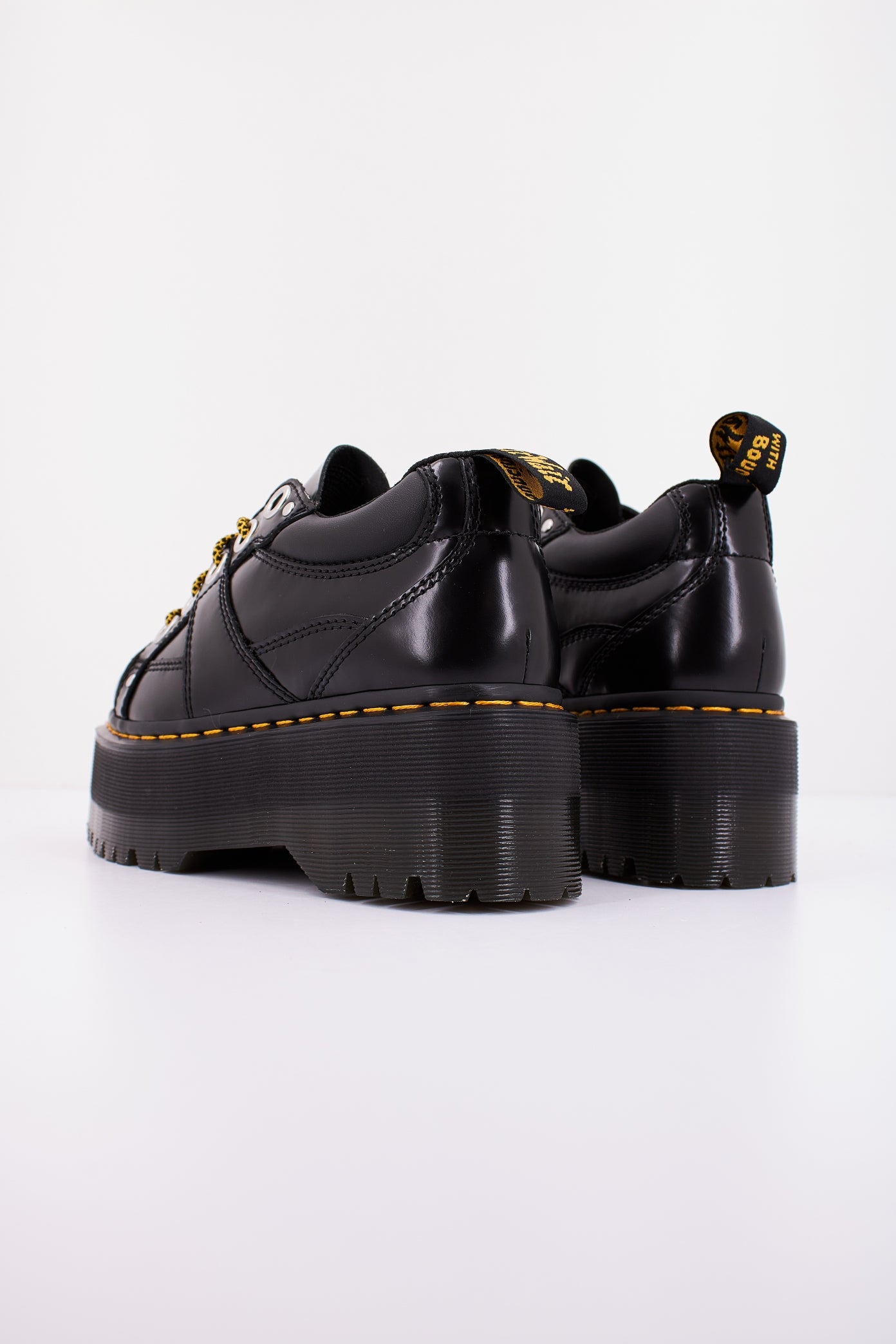 DR. MARTENS QUAD MAX en color BLACK  (3)
