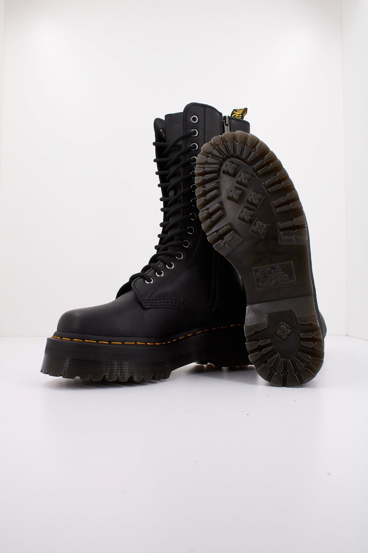 DR. MARTENS QUAD en color BLACK  (4)