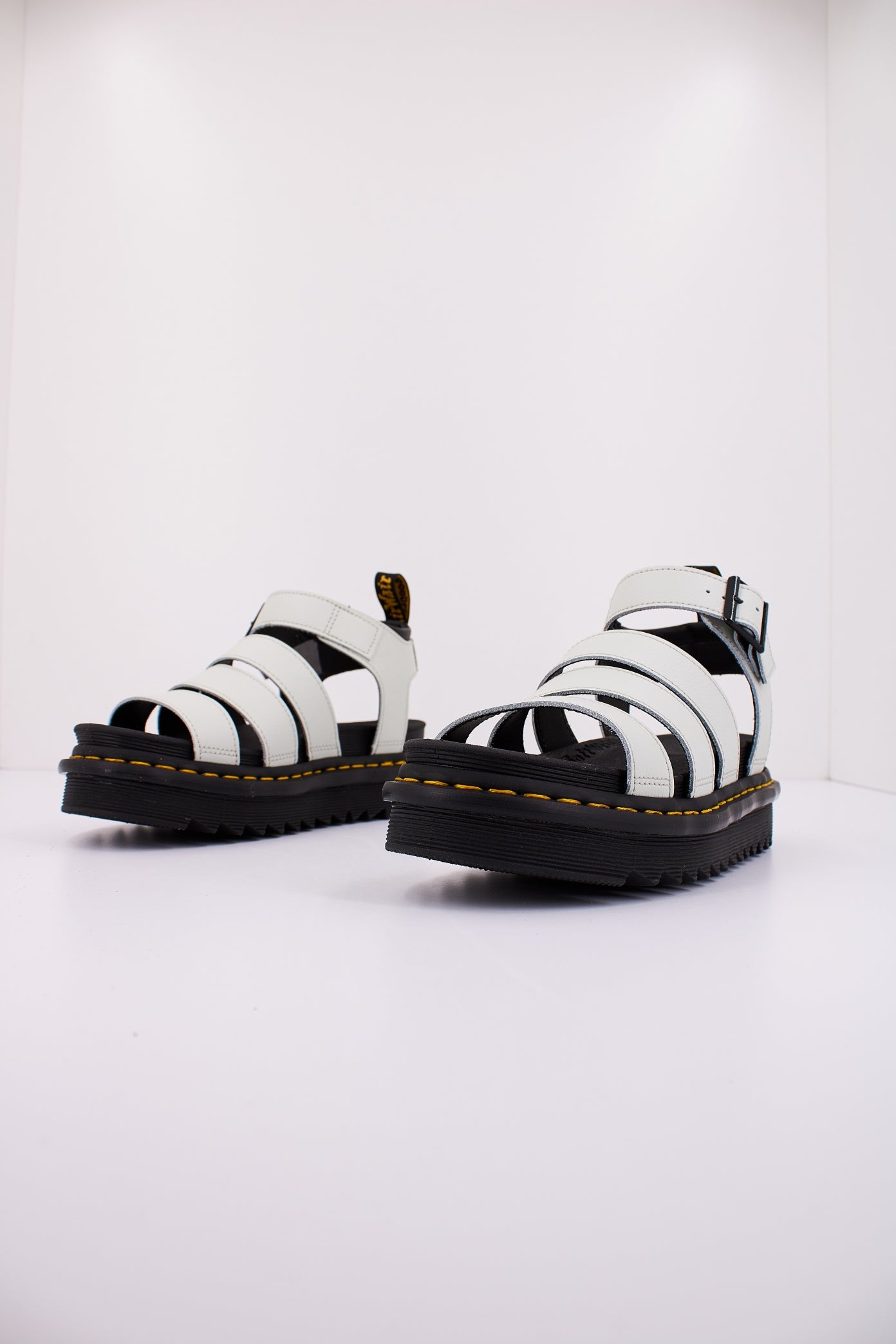 DR. MARTENS BLAIRE en color SMKDMN  (2)