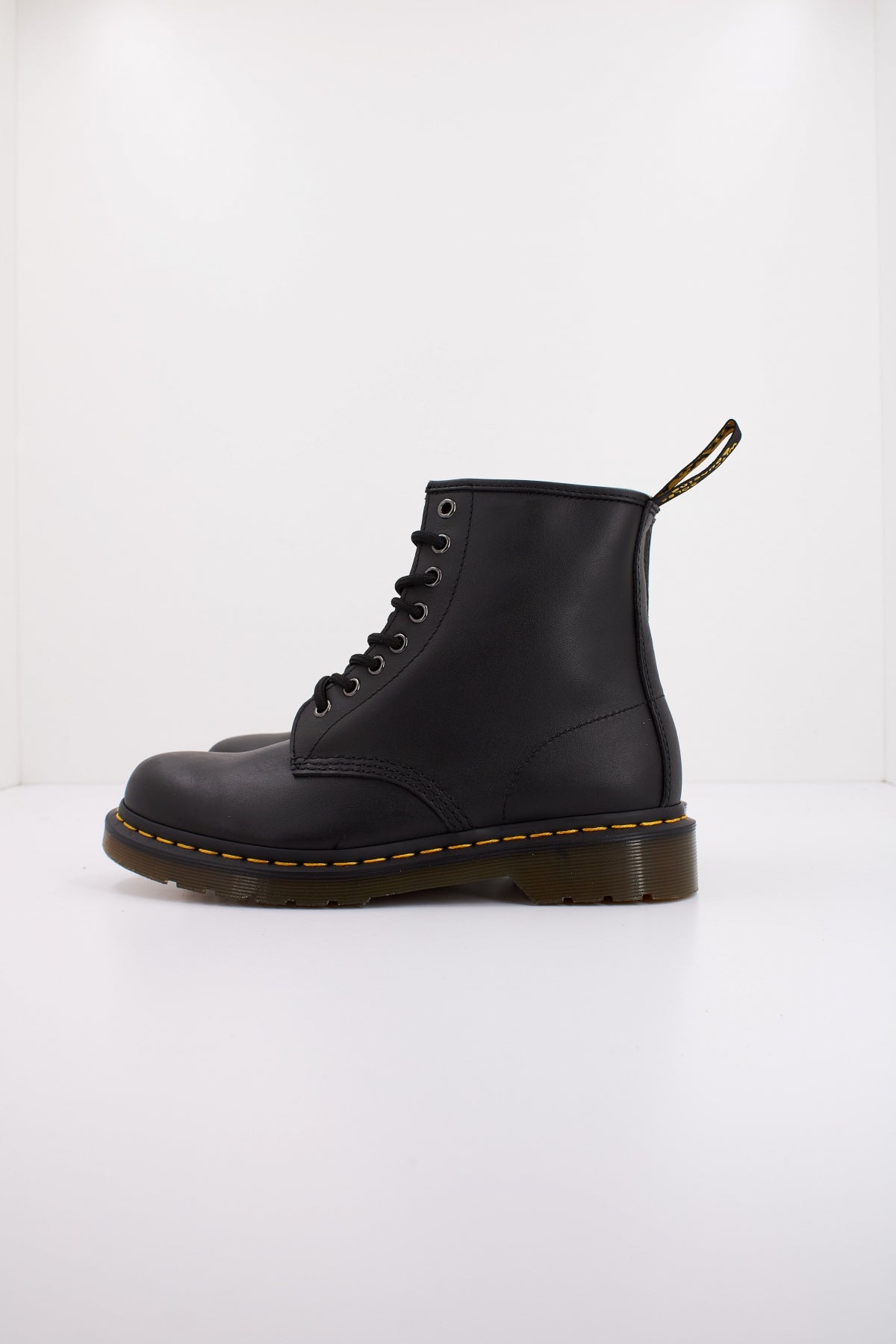 DR. MARTENS  en color BLACK  (1)