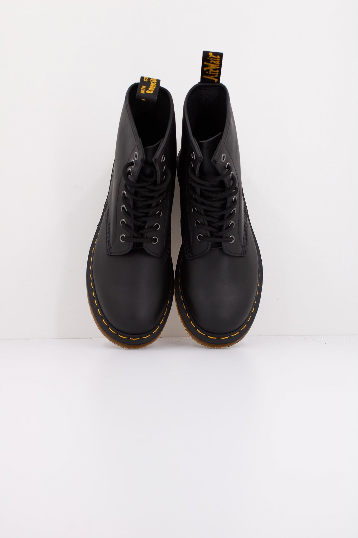 DR. MARTENS  en color BLACK  (3)