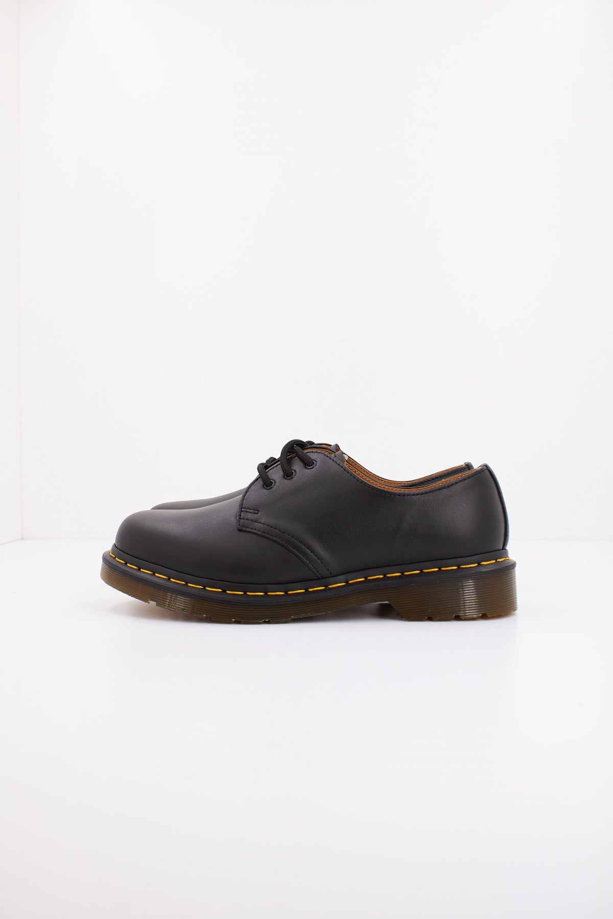 DR. MARTENS  en color BLACK  (1)