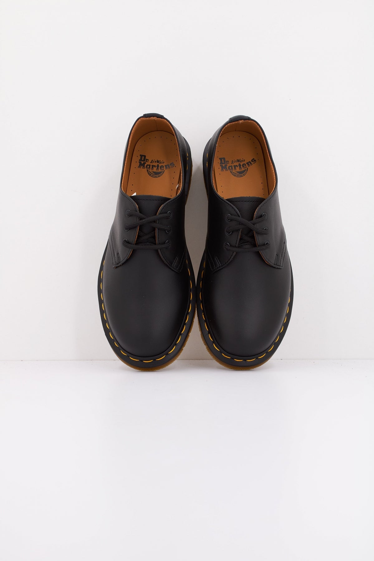 DR. MARTENS  en color BLACK  (3)