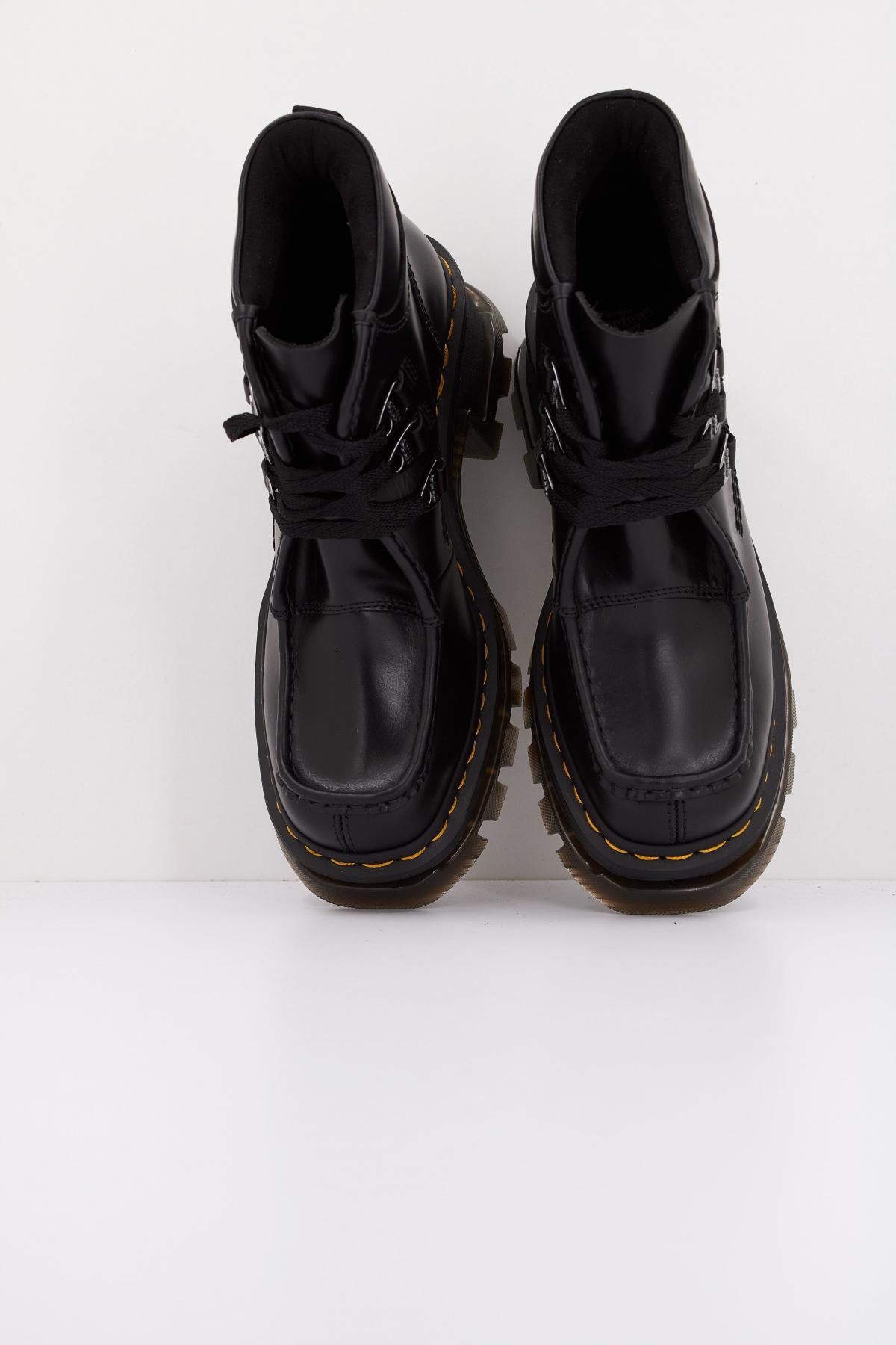 DR. MARTENS CORRAN I en color BLACK  (3)