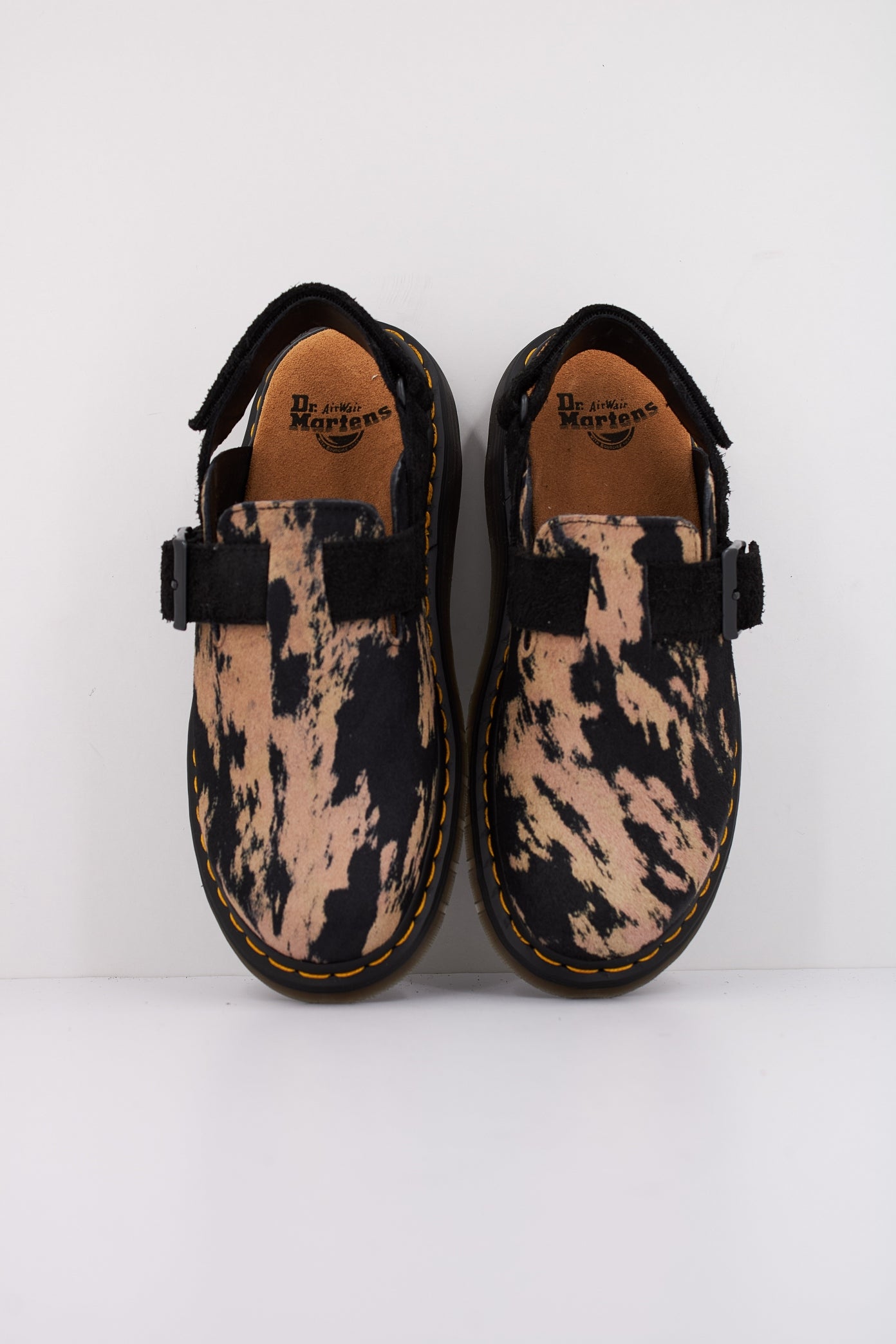 DR. MARTENS JORGE II en color BLACK  (3)
